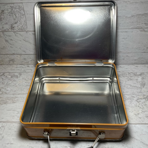 Pirates Skull Crossbones Kids lunch box tin Metal - Picture 2 of 12